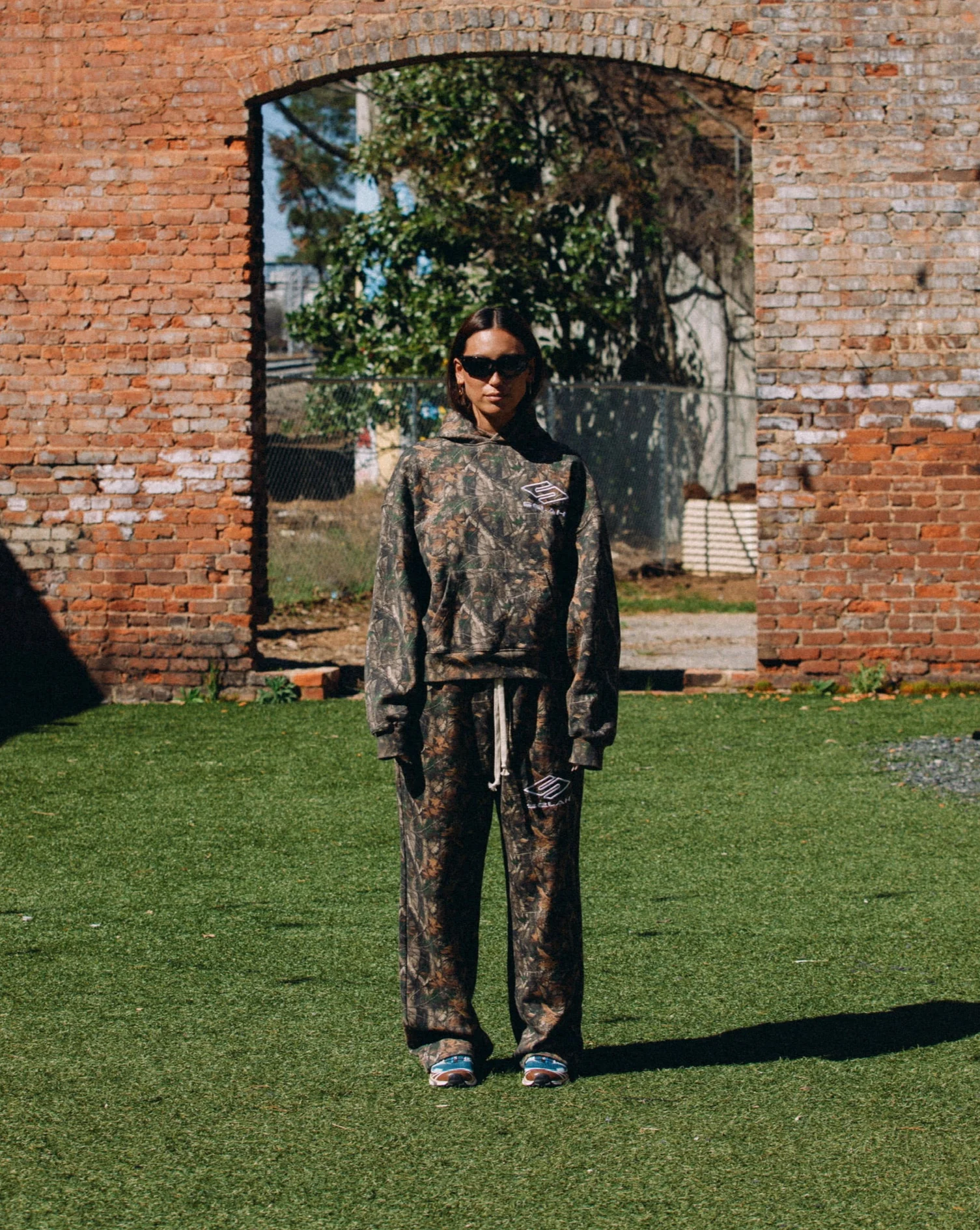 "ATHLETICA" BAGGY SWEATPANTS - Image 9