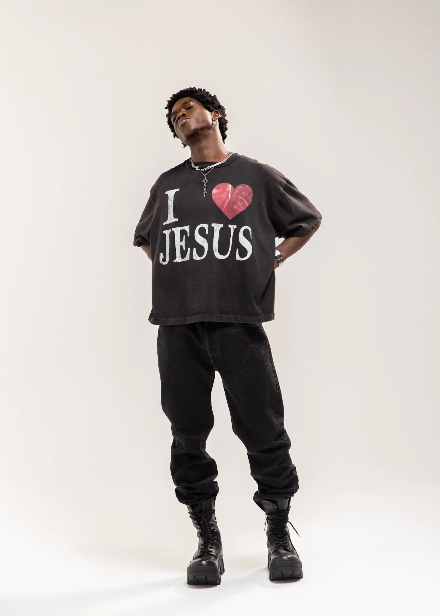 "I LOVE JESUS" CROPPED HEAVY TEE - Image 4