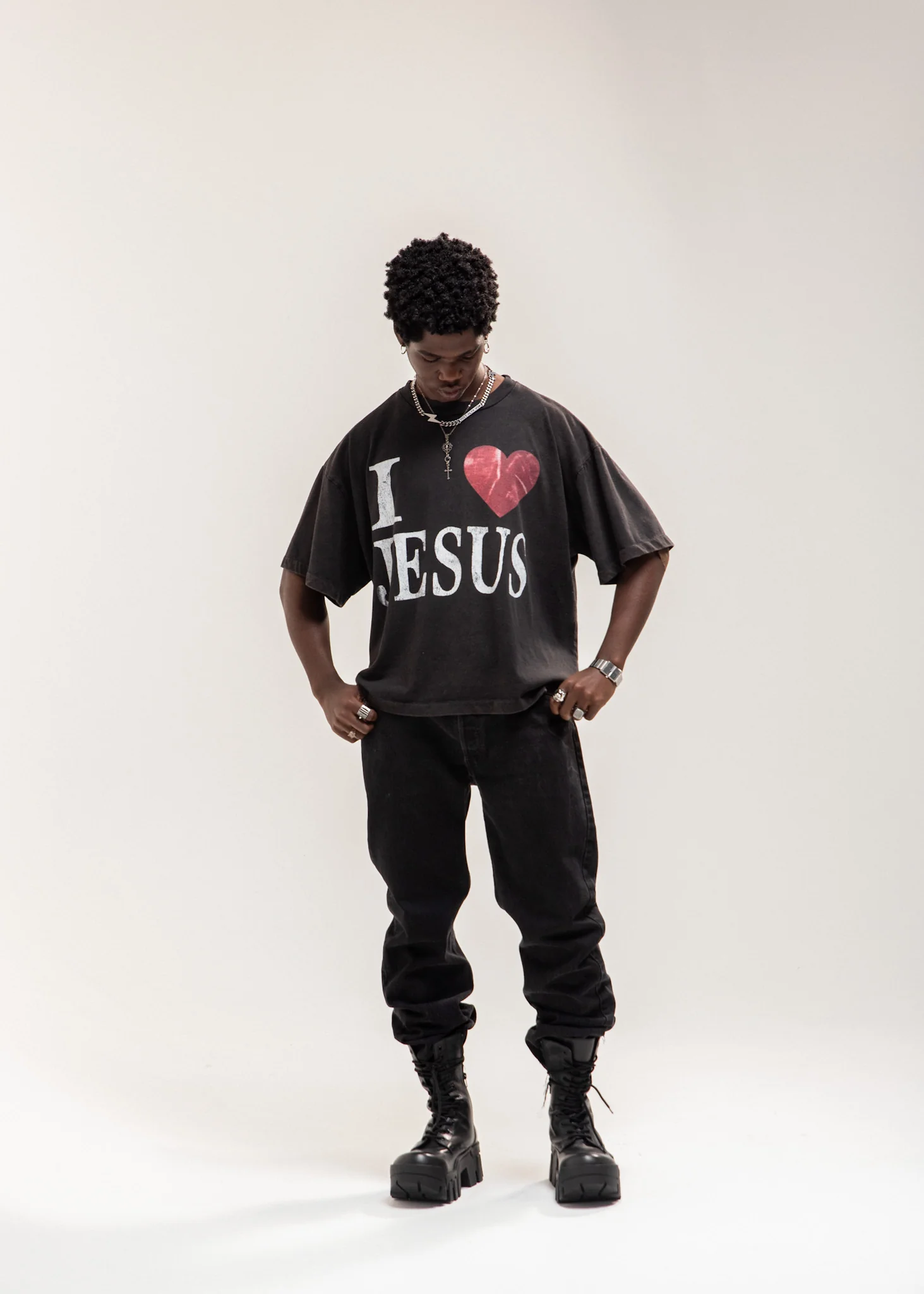 "I LOVE JESUS" CROPPED HEAVY TEE - Image 5